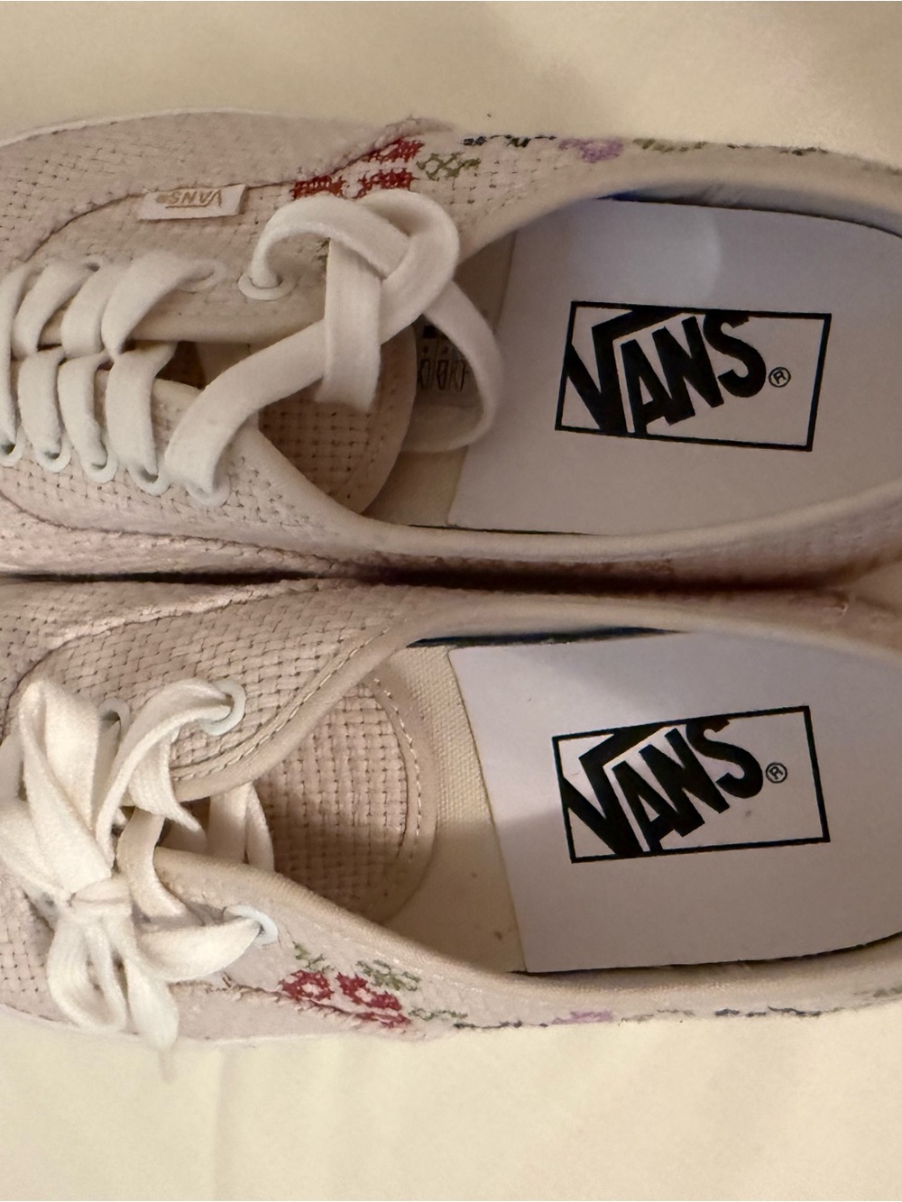 Embroidered Floral Canvas Lace-Up vans Sneakers - Picture 3 of 6